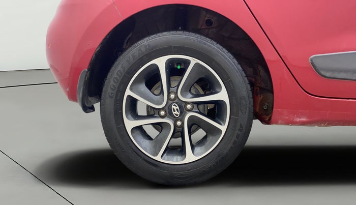 2017 Hyundai Grand i10 SPORTZ (O) AT 1.2 KAPPA VTVT, Petrol, Automatic, 96,928 km, Right Rear Wheel