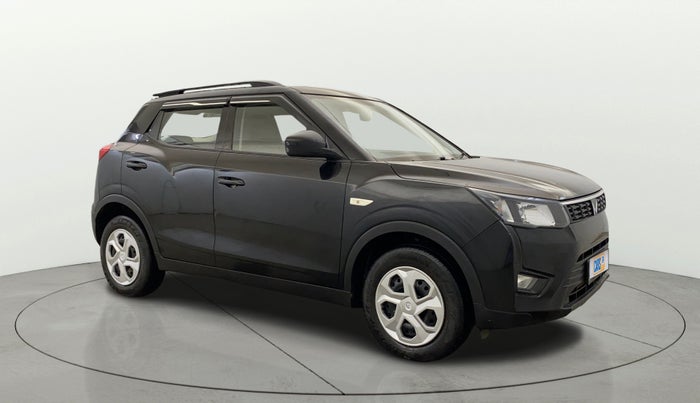 2023 Mahindra XUV300 W4 1.2 PETROL, Petrol, Manual, 52,472 km, Right Front Diagonal
