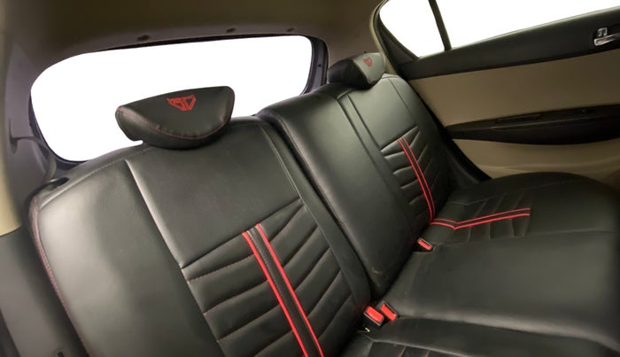 2013 Hyundai i20 SPORTZ 1.2, Petrol, Manual, 89,374 km, Right Side Rear Door Cabin