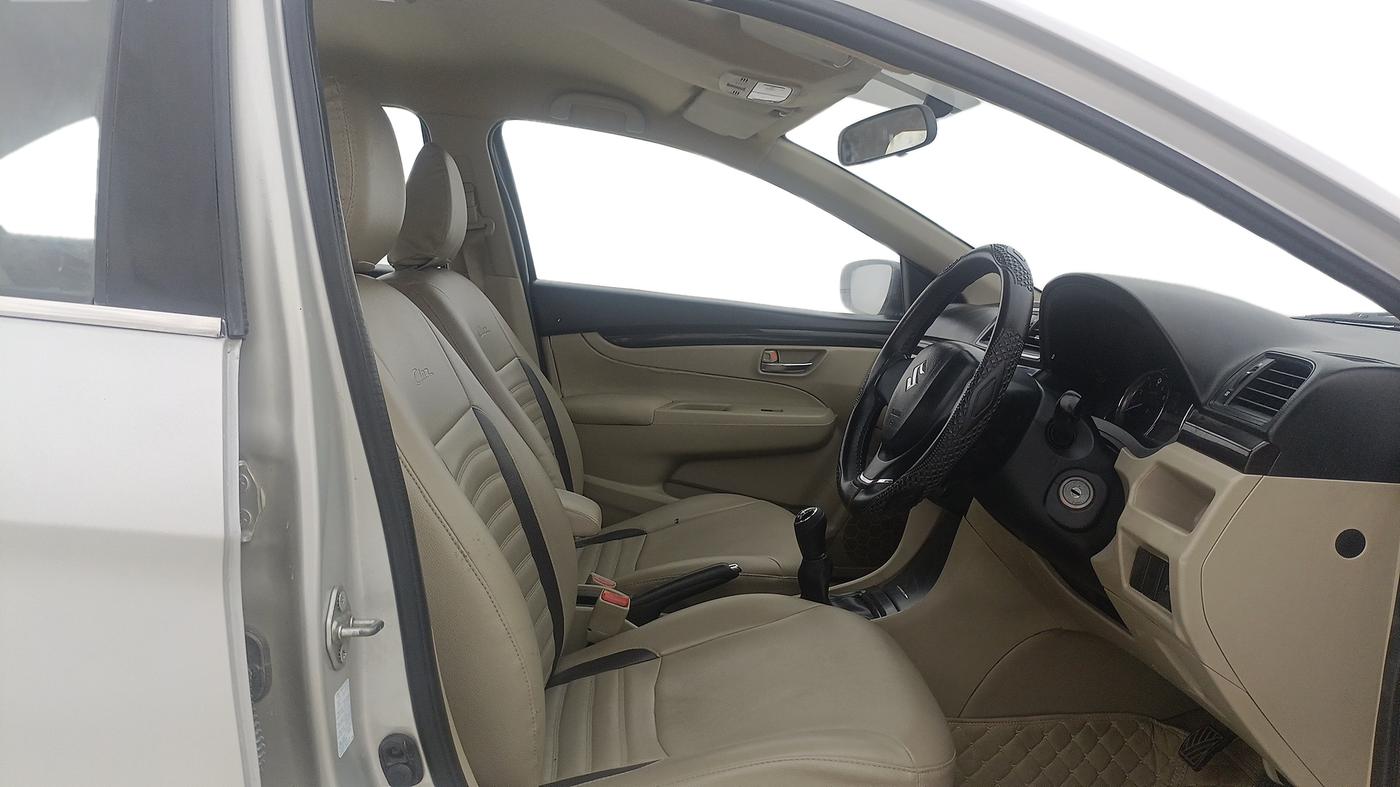 2016 Maruti Ciaz VXI, Petrol, Manual, 400 km, Right Side Front Door Cabin