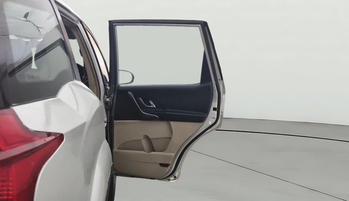 2015 Mahindra XUV500 W8, Diesel, Manual, 86,787 km, RHS Rear Door