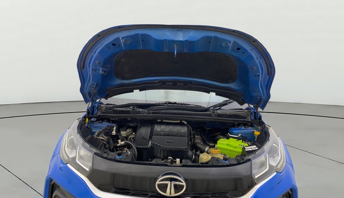 2020 Tata NEXON XMA SUNROOF DIESEL, Diesel, Automatic, 77,055 km, Open Bonet