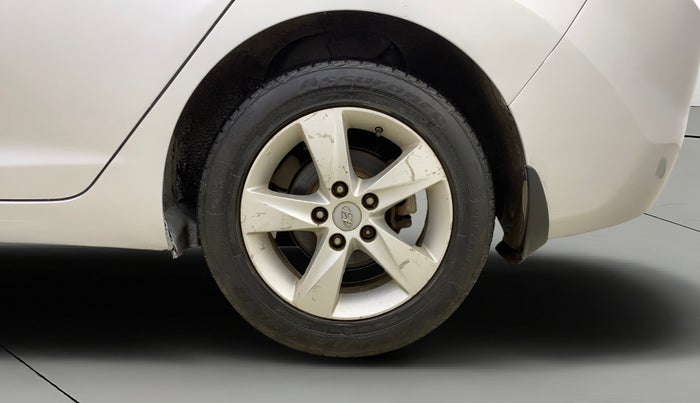 2012 Hyundai New Elantra 1.6 S MT DIESEL, Diesel, Manual, 1,29,540 km, Left Rear Wheel