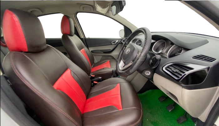 2016 Tata Tiago XZ PETROL, Petrol, Manual, 1,32,579 km, Right Side Front Door Cabin