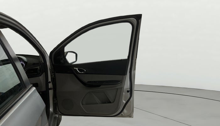 2018 Tata Tiago XZ PETROL, Petrol, Manual, 45,504 km, RHS Front Door