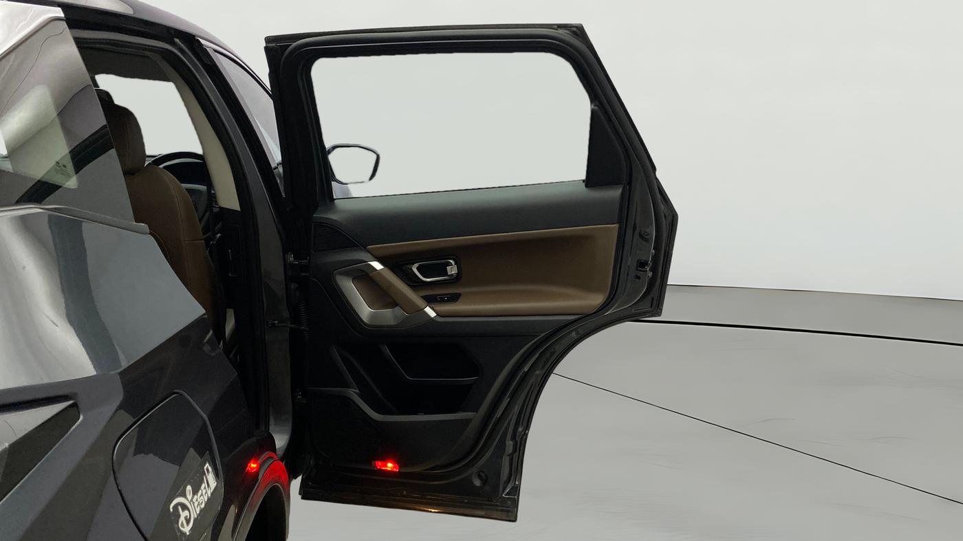 2021 Tata Harrier XZA 2.0L, Diesel, Automatic, 42,676 km, RHS Rear Door