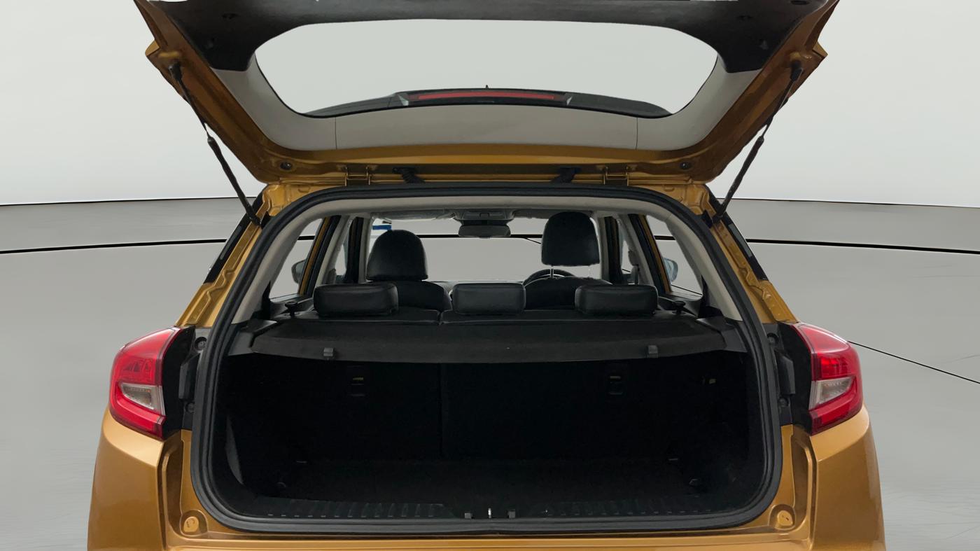2022 Mahindra XUV300 W8(O) TURBO GDI, Petrol, Manual, 14,537 km, Boot Open Zoomed View