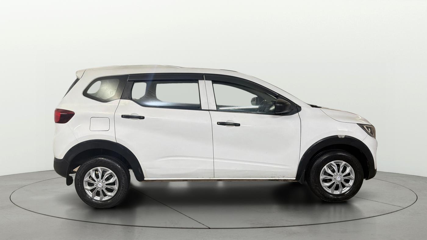 2022 Renault TRIBER RXE MT, Petrol, Manual, 89,425 km, Right Side View
