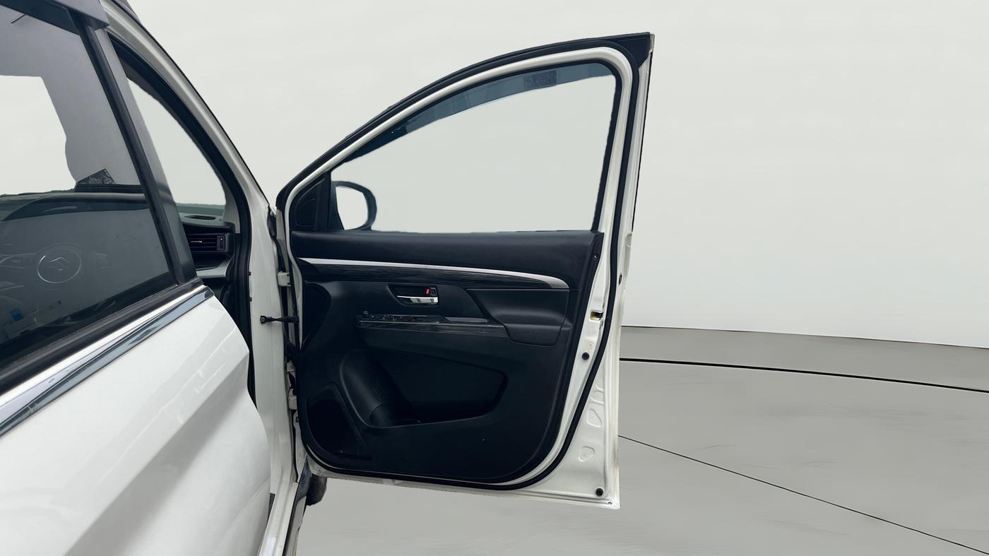 2021 Maruti XL6 ALPHA AT, Petrol, Automatic, 1,00,446 km, RHS Front Door