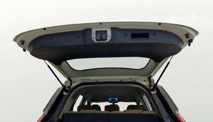 2021 Mahindra XUV500 W7, Diesel, Manual, 93,592 km, Boot Door Open