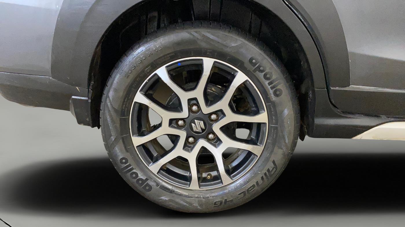 2022 Maruti XL6 ALPHA AT, Petrol, Automatic, 54,721 km, Right Rear Wheel