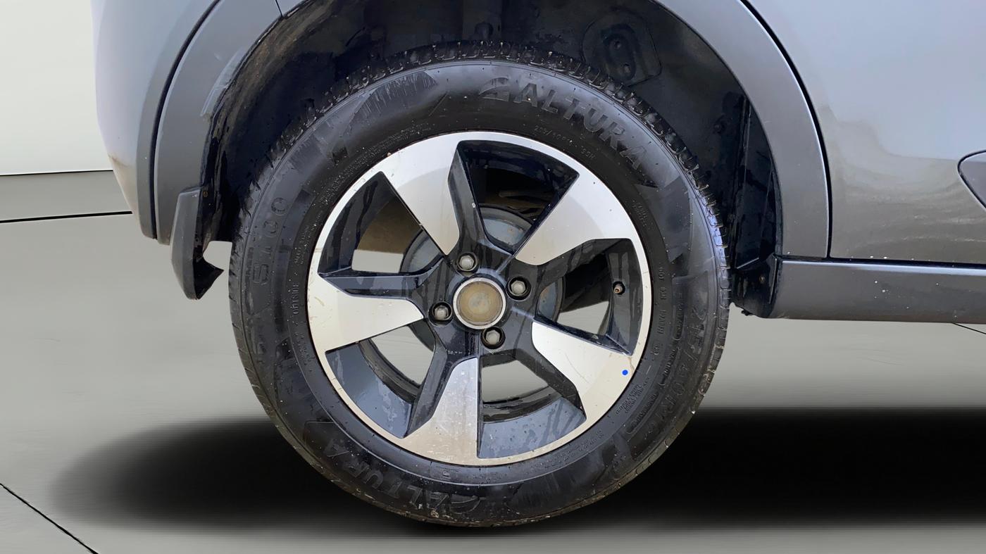 2018 Tata NEXON XZA PLUS DIESEL DUAL TONE, Diesel, Automatic, 1,34,209 km, Right Rear Wheel
