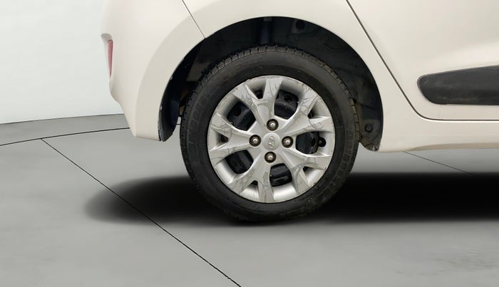 2015 Hyundai Grand i10 SPORTZ 1.2 KAPPA VTVT, Petrol, Manual, 81,870 km, Right Rear Wheel