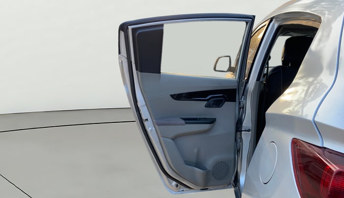 2017 Mahindra Kuv100 K8 5 STR, Petrol, Manual, 22,861 km, LHS Rear Door