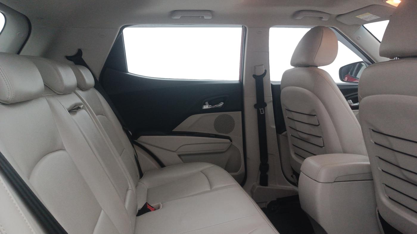 2021 Mahindra XUV300 W8 (O) 1.2 PETROL AMT, Petrol, Automatic, 66,293 km, Right Side Rear Door Cabin