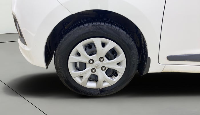 2016 Hyundai Grand i10 SPORTZ 1.1 CRDI, Diesel, Manual, 62,051 km, Left Front Wheel