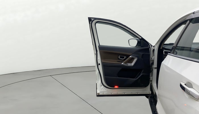 2022 Tata Harrier XZ PLUS 2.0L, Diesel, Manual, 1,33,757 km, LHS Front Door