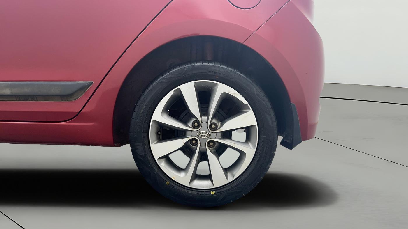 2016 Hyundai Elite i20 ASTA 1.2, Petrol, Manual, 1,02,226 km, Left Rear Wheel