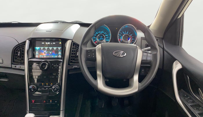2018 Mahindra XUV500 W7, Diesel, Manual, 81,666 km, Steering Wheel Close Up