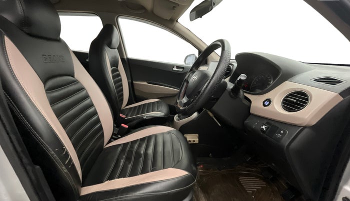 2015 Hyundai Grand i10 SPORTZ 1.2 KAPPA VTVT, CNG, Manual, 53,745 km, Right Side Front Door Cabin