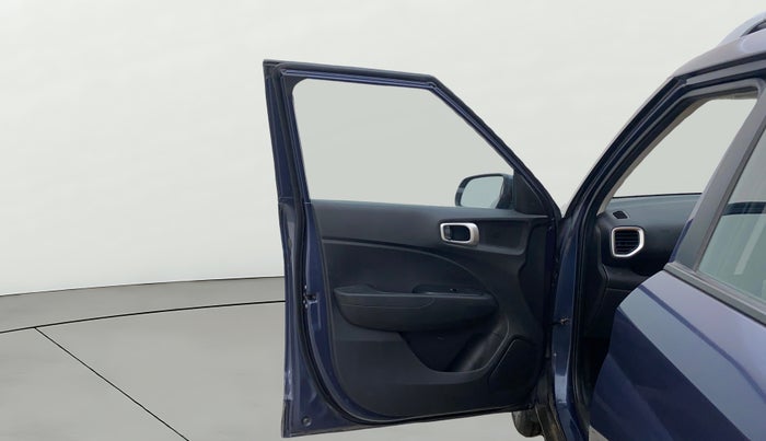 2022 Hyundai VENUE S 1.2, Petrol, Manual, 40,517 km, LHS Front Door