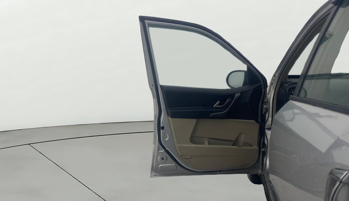 2017 Mahindra XUV500 W6 1.99, Diesel, Manual, 63,827 km, LHS Front Door