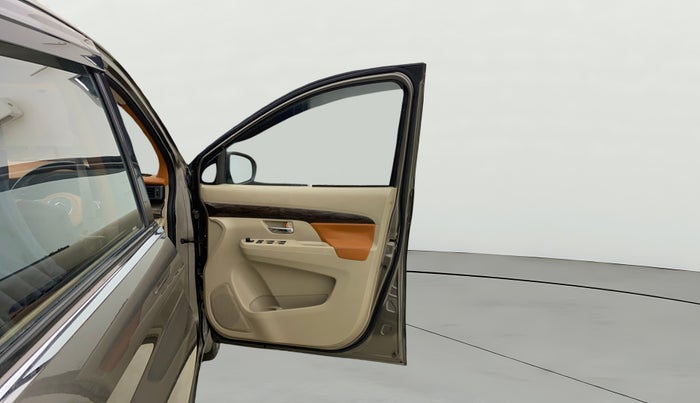 2019 Maruti Ertiga ZXI AT SHVS, Petrol, Automatic, 29,074 km, RHS Front Door