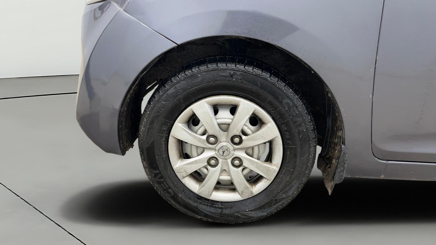 2015 Hyundai Eon ERA +, Petrol, Manual, 91,906 km, Left Front Wheel