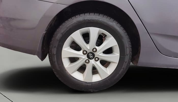 2016 Hyundai Verna 1.6 VTVT S AT, Petrol, Automatic, 80,249 km, Right Rear Wheel