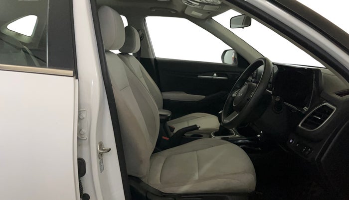 2022 KIA SELTOS HTK PLUS 1.5 IMT, Petrol, Manual, 60,425 km, Right Side Front Door Cabin