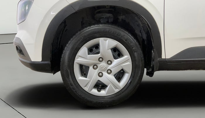 2021 Hyundai VENUE S+ 1.2, Petrol, Manual, 45,320 km, Left Front Wheel