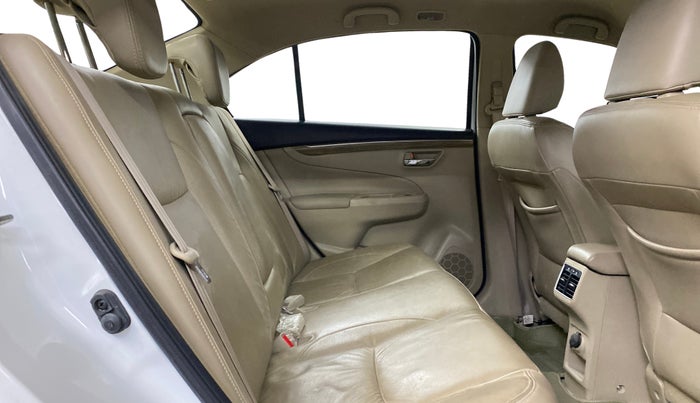 2018 Maruti Ciaz ALPHA  AT 1.5 SHVS PETROL, Petrol, Automatic, 44,267 km, Right Side Rear Door Cabin