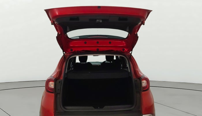 2018 Renault Captur RXT PETROL, Petrol, Manual, 43,274 km, Boot Door Open