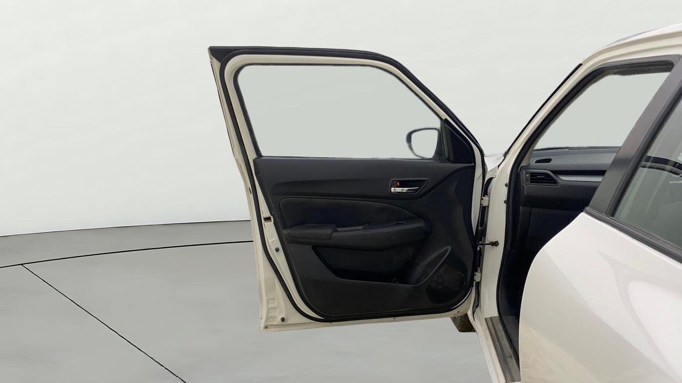 2020 Maruti Swift VXI, Petrol, Manual, 1,71,052 km, LHS Front Door