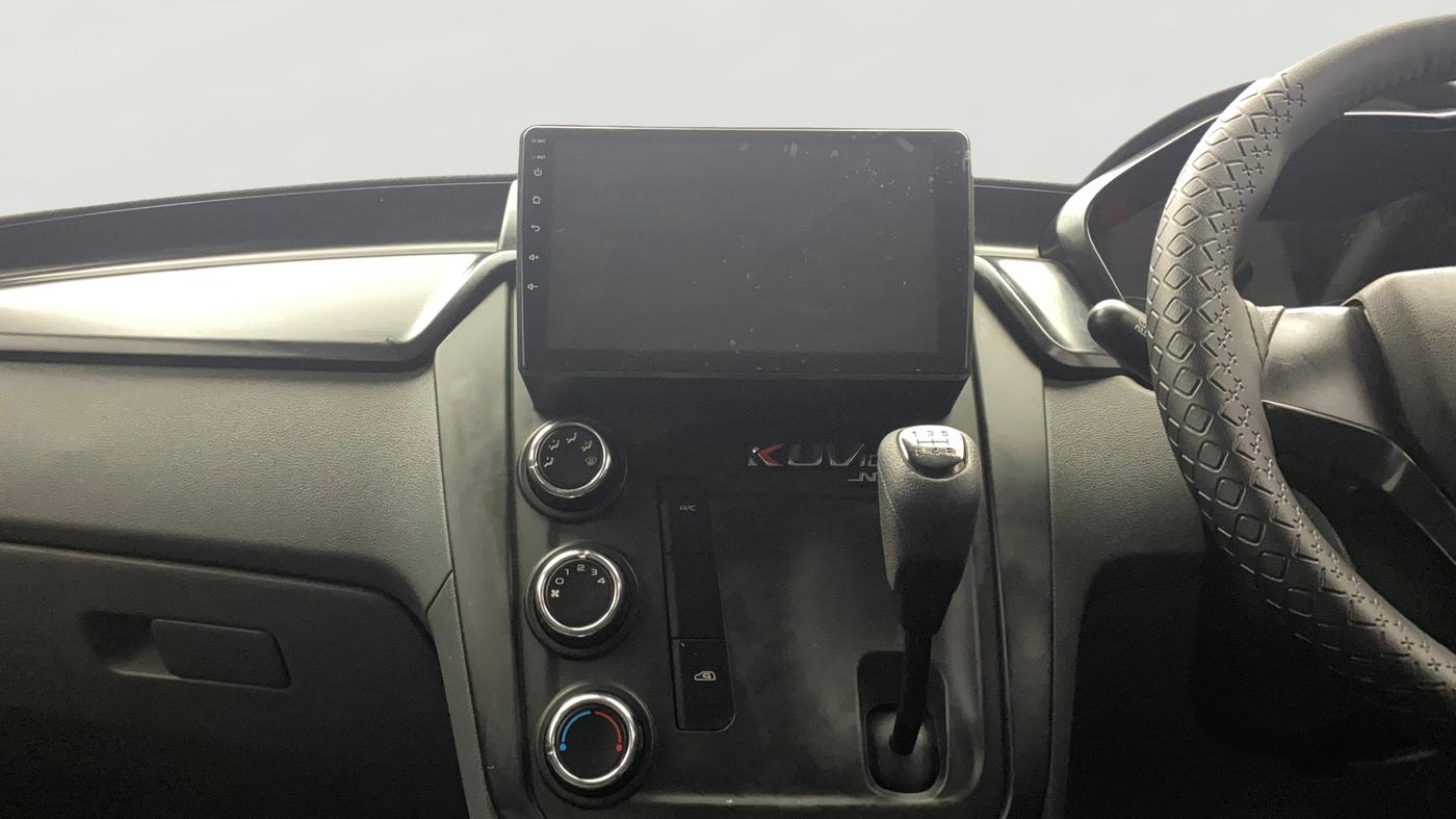 2018 Mahindra Kuv100 K8 6 STR, Petrol, Manual, 66,771 km, Air Conditioner