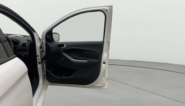 2016 Ford New Figo TITANIUM 1.2 PETROL MT, Petrol, Manual, 1,32,597 km, RHS Front Door