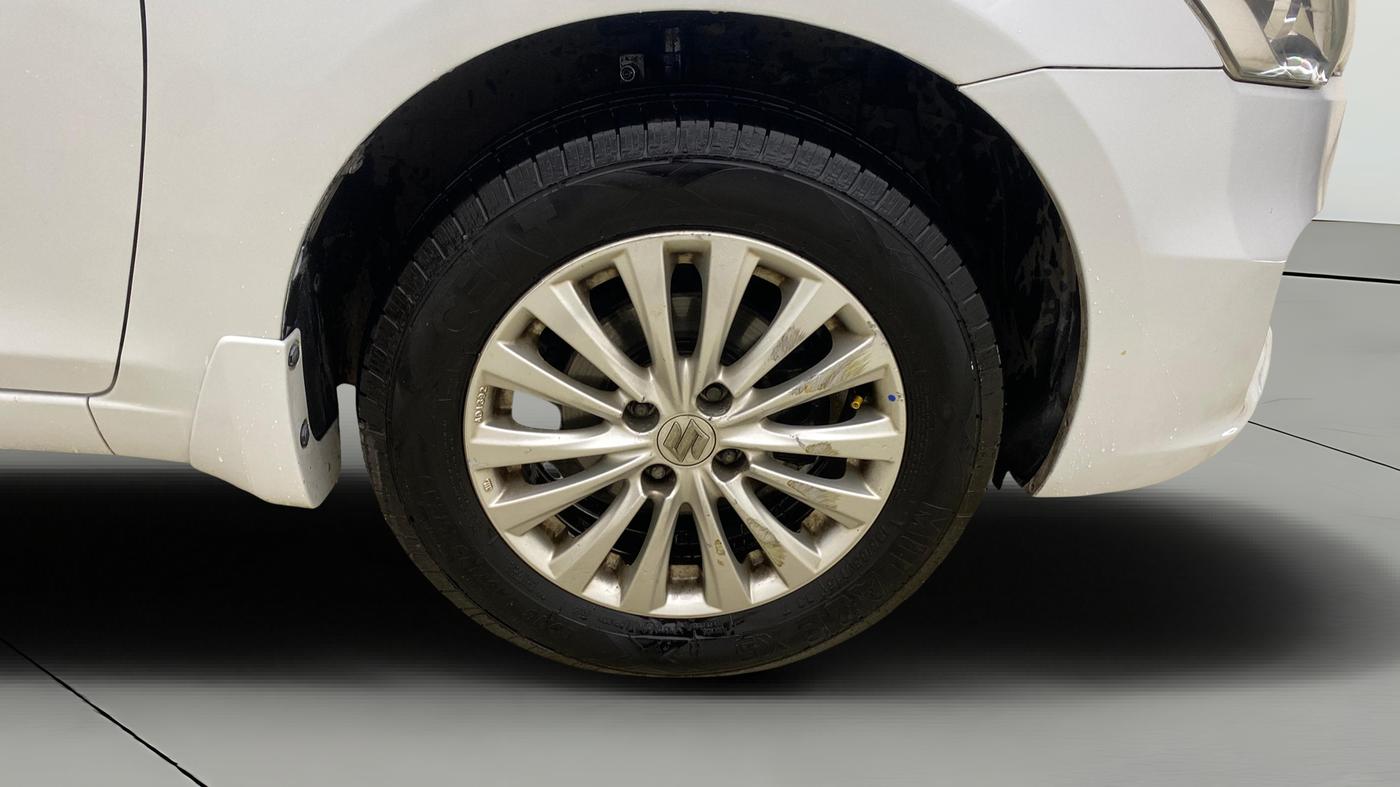 2015 Maruti Ciaz ZXI, Petrol, Manual, 93,729 km, Right Front Wheel