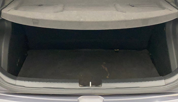 2016 Hyundai Elite i20 MAGNA 1.2, Petrol, Manual, 77,038 km, Boot Open Zoomed View