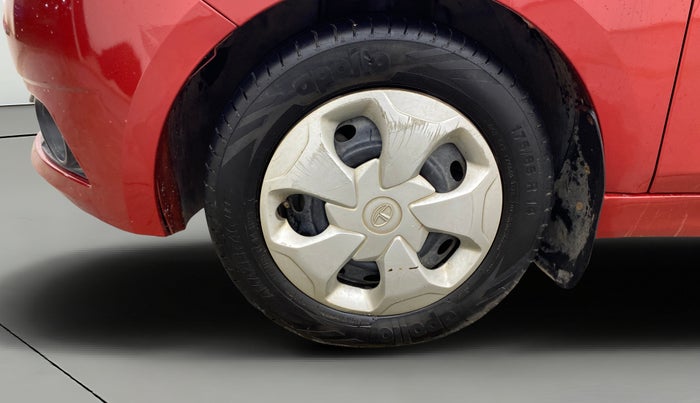 2017 Tata Tiago XT PETROL, Petrol, Manual, 60,025 km, Left Front Wheel