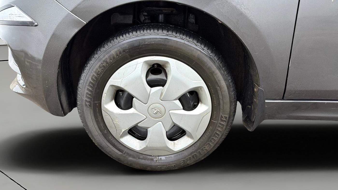 2022 Tata Tiago XT CNG, CNG, Manual, 33,279 km, Left Front Wheel