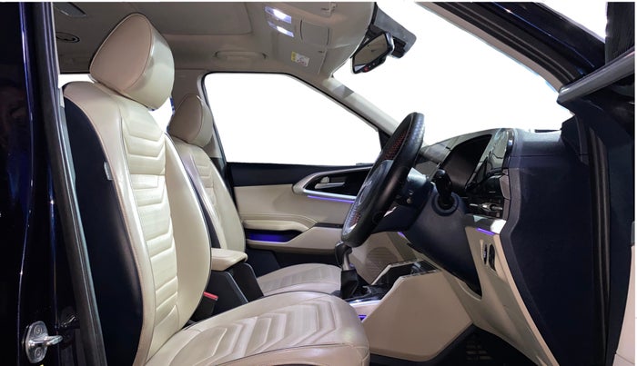 2022 KIA CARENS LUXURY PLUS 1.4 PETROL 7 STR, Petrol, Manual, 28,087 km, Right Side Front Door Cabin