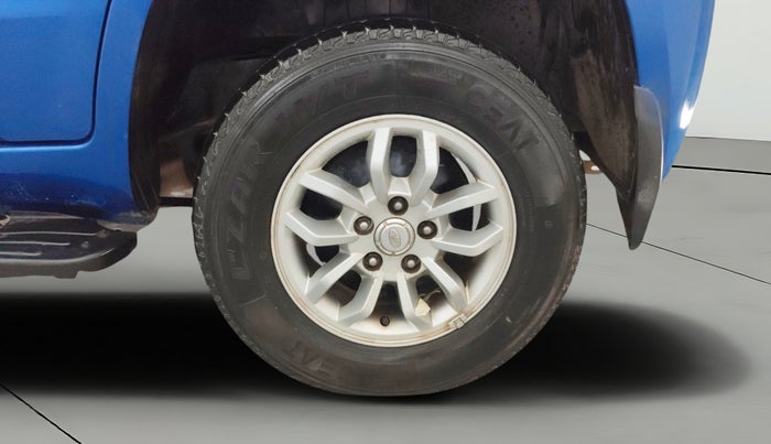 2016 Mahindra TUV300 T8, Diesel, Manual, 66,861 km, Left Rear Wheel