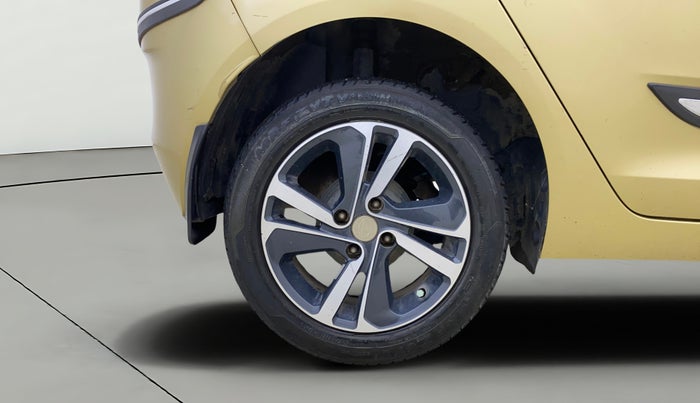 2020 Tata ALTROZ XZ PETROL, Petrol, Manual, 15,509 km, Right Rear Wheel