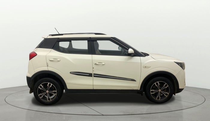 2021 Mahindra XUV300 W6 1.5 DIESEL AMT, Diesel, Automatic, 1,14,435 km, Right Side View