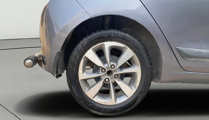 2017 Hyundai Elite i20 ASTA 1.2 (O), Petrol, Manual, 1,01,369 km, Right Rear Wheel