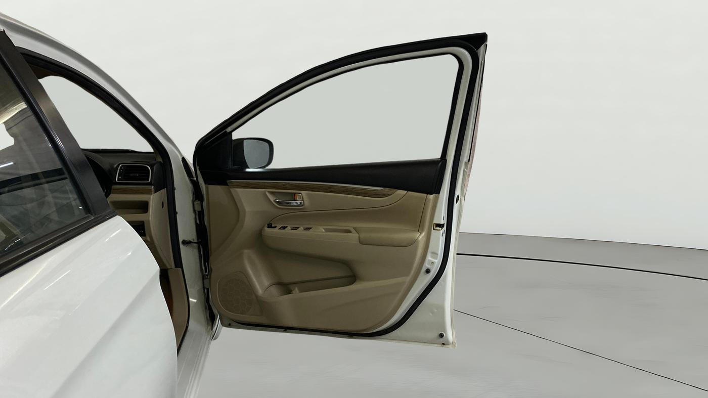 2022 Maruti Ciaz ZETA 1.5 SHVS MT PETROL, Petrol, Manual, 54,337 km, RHS Front Door