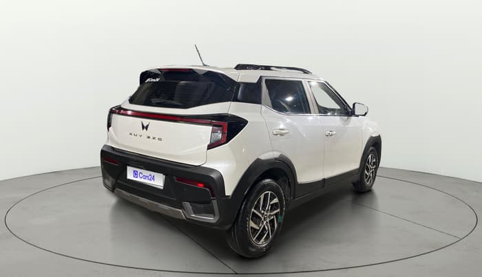 2024 Mahindra XUV 3XO AX5 1.2 L TCMPFI AT, Petrol, Automatic, 31,685 km, Right Back Diagonal