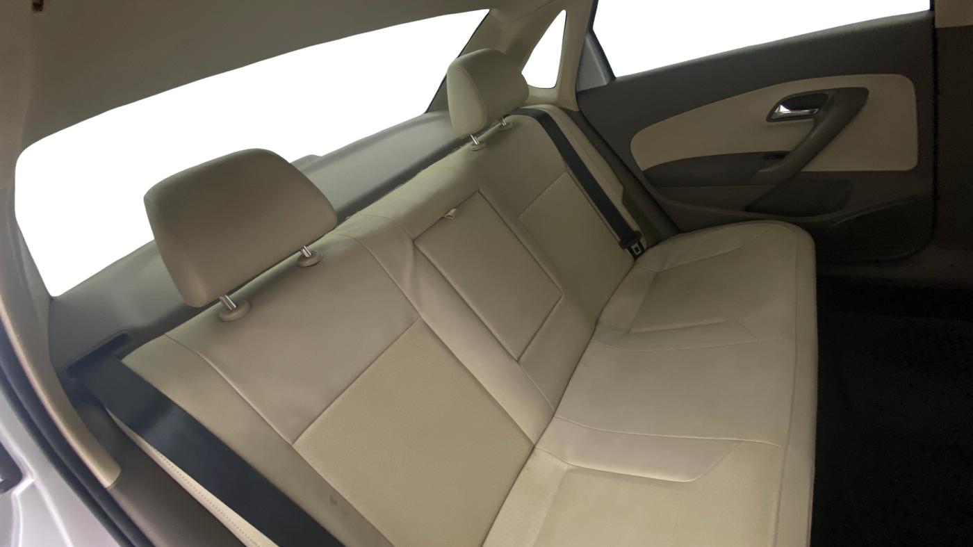 2015 Skoda Rapid 1.5 TDI CR ELEGANCE AT, Diesel, Automatic, 53,592 km, Right Side Rear Door Cabin