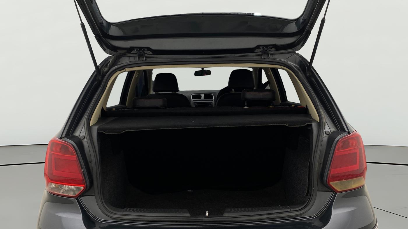 2015 Volkswagen Polo HIGHLINE1.2L, Petrol, Manual, 1,35,927 km, Boot Open Zoomed View