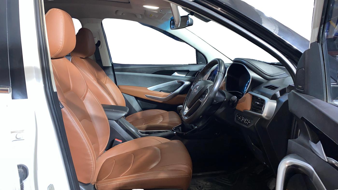 2021 MG HECTOR PLUS SHARP 2.0 DIESEL TURBO MT 6-STR, Diesel, Manual, 46,881 km, Right Side Front Door Cabin